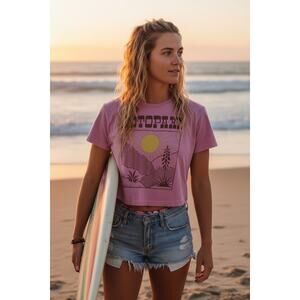 Cotopaxi Women’s Graphic Crop T-Shirt Pink Outdoor Adventure Tee Size Small